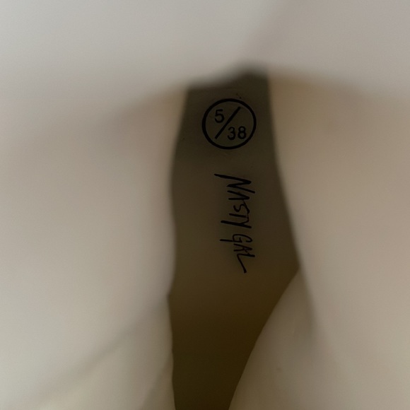 White boots size 7 - Picture 7 of 7